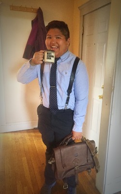 dapperxdyke:  Just left the airport this morning from Los Angeles, changed clothes and now off to my first day of internship. College students, your new therapist in training is in and I’m ready to talk about your feelings and shit 
