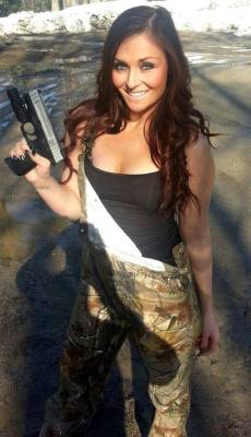 girlandguns:  Girl With Gun  follow me at : http://girlandguns.tumblr.com/