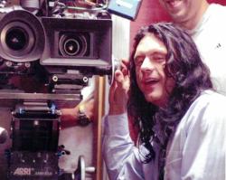 atomicgrindhousewasteland:  fuckyeahbehindthescenes:  Tommy Wiseau was confused about the differences between 35 mm film and high-definition video so he  decided to shoot the entire film in both formats simultaneously using a  custom-built apparatus that