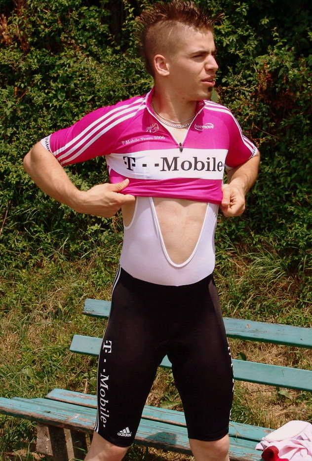 tristanbreiker:  Ahora el maillot.