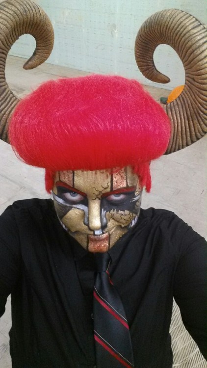 clockworkpearlgirl: Got to wear the horns one last time. Even as a robot I still looked freaking swe