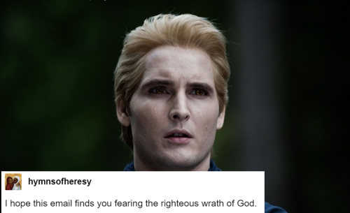 haletwinsstan:twilight + textposts: twilight characters as the ‘i hope this email finds you&rs