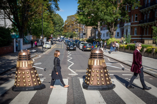 doctorwho:THE DOCTOR AND CLARA ROCK OUT AT THE BEATLES’ ABBEY ROAD CROSSINGThe Doctor (Peter Capaldi