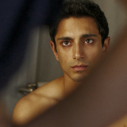 edsonlnoe:“I’m doing this for quite personal reasons, because it’s cathartic. I’ve got certain things on my chest and I need to work them out and articulate them.” — Riz Ahmed [×]