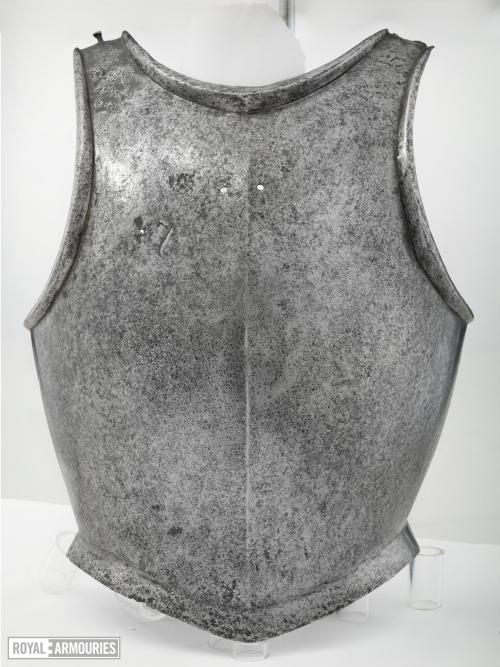 A phenomenal breastplate with a strong medial ridge,Height: 16.7 in/42.5 cmWidth: 12.6 in/32 cmDepth