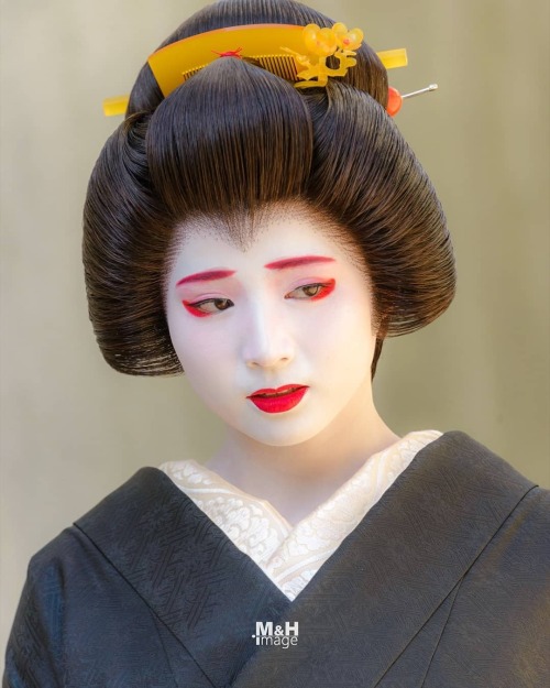 Gorgeous Geiko Umehina(SOURCE)