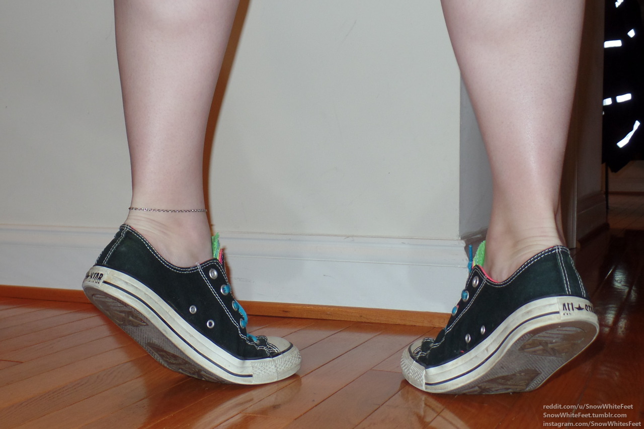snowwhitefeet:  Part 1 of 2. Don’t worry, the shoes come off in the next bit. ;)