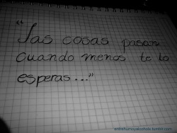 entrehumoyalcoholx:  Me llaman los recuerdos pero no le conteste, el amor no existe  