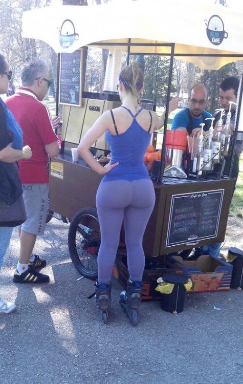 Porn Pics paxuno:  Booty on wheels 