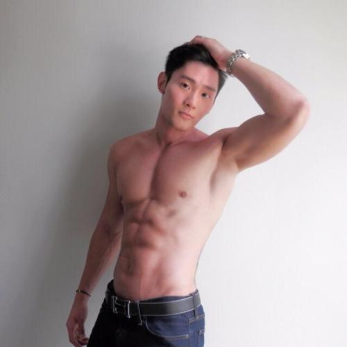 Melvin Zhong porn pictures