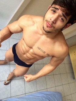 underlads:  Fit guys in underwear. Submit