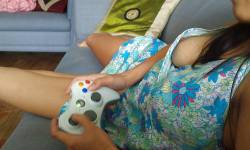 001zah:  girlsgoingcommando3:Gamer girl oops