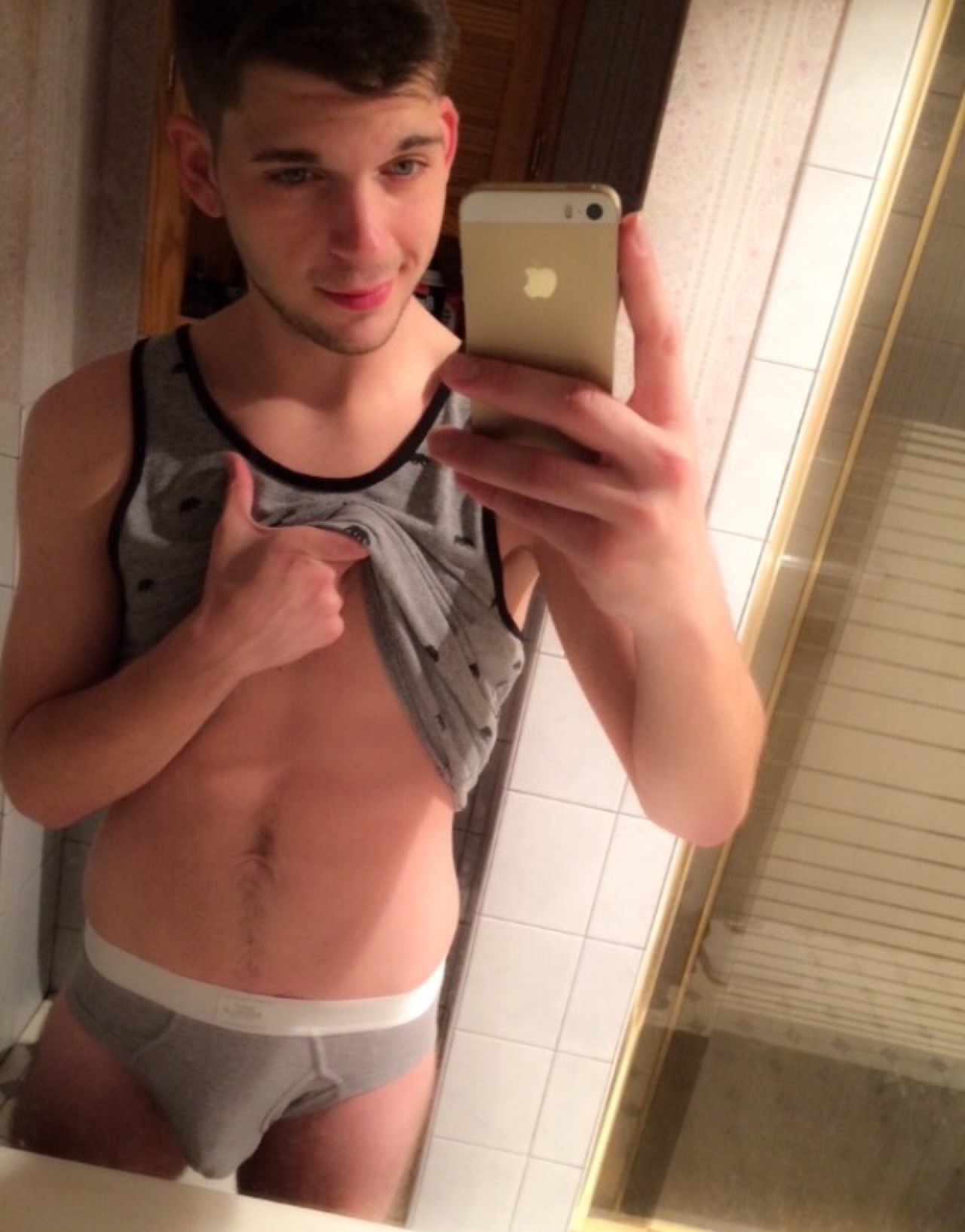 exaggeratedthings:  wonder if I’ll ever get back to my pre-surgery body lol.  