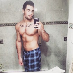 sandboytx:  Topless Perfect, Rob!!!“Comfy as hell in these pjs :) #selfies #tattoo #instafit #gay #longhair #scruff #hotmess.”- thatgaydude
