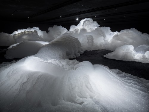 myampgoesto11:Kohei Nawa: Foam, 2013Small bubbles (cells) continue to form on the surface of a gentl