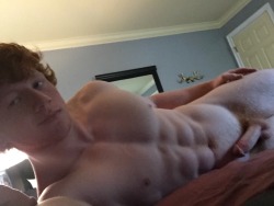 aplethoraofmen:  That hot ginger dude