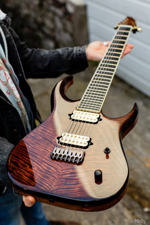 daemoness guitars