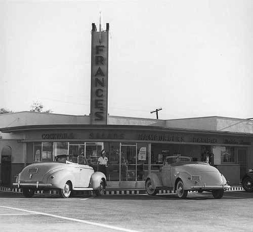 fuckyeahvintage-retro:  Drive-in. California, 1939 © Bruce Torrence 