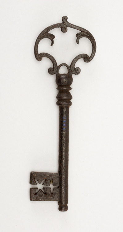 More Keys from The Cooper Hewitt Collection. The last key post has over 13.000 notes right now. Rema