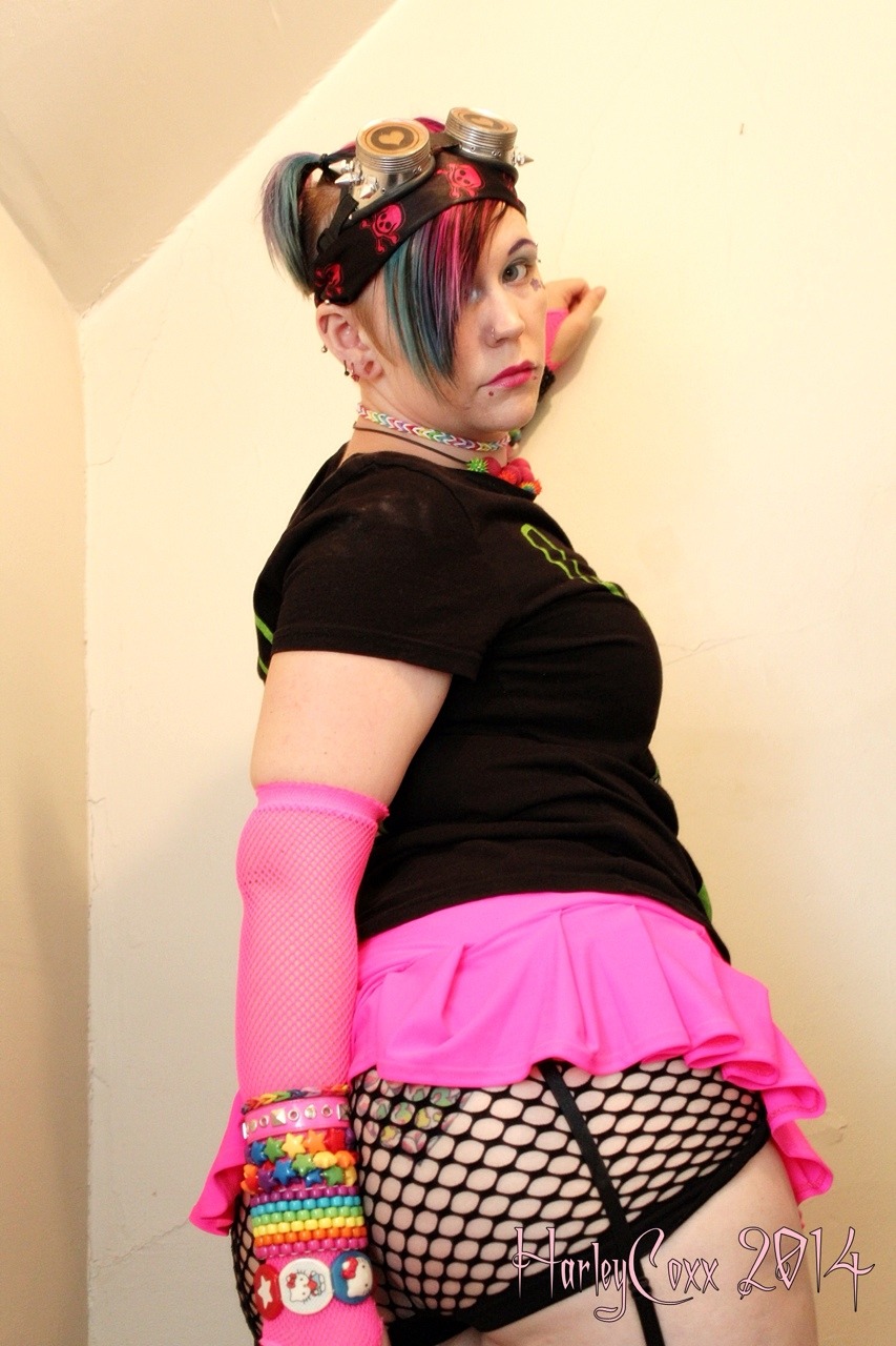 harleycoxx:  New phot set like and re-blog