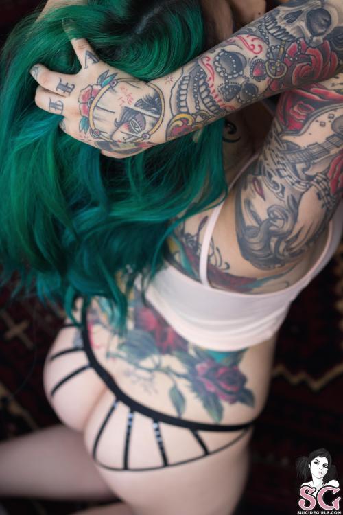 past-her-eyes:  Vxmpire Suicide vxmpire.suicidegirls.com Link to South African SuicideGirls