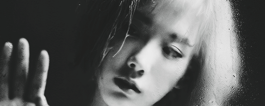 femaleidol:  â€œDreaming in the rainâ€¦â€ | Taeyeon teasers 