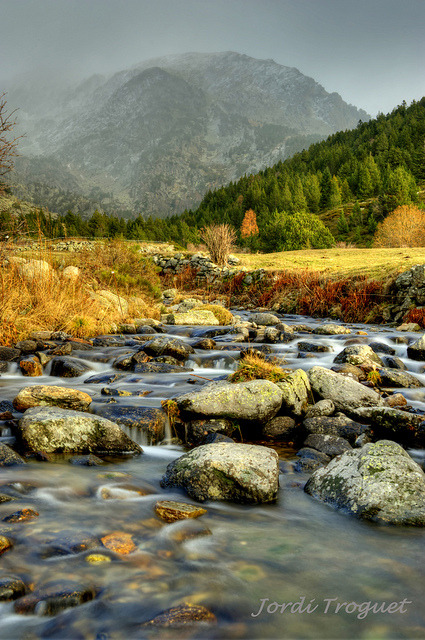 Riu de Incles, Tardor by Jordi Troguet on Flickr.