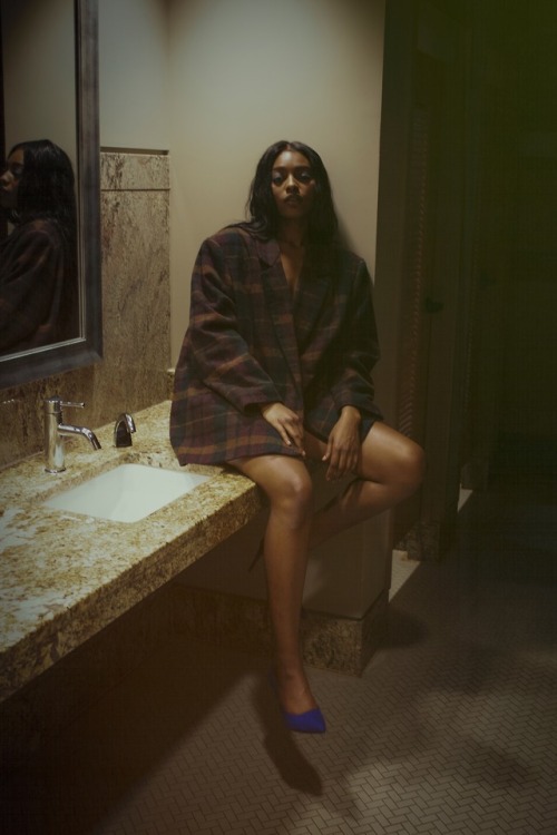 surra-de-bunda: rontieremodeled:Rontier Antasia by Alexus Milons Too beautiful @rontieremodeled