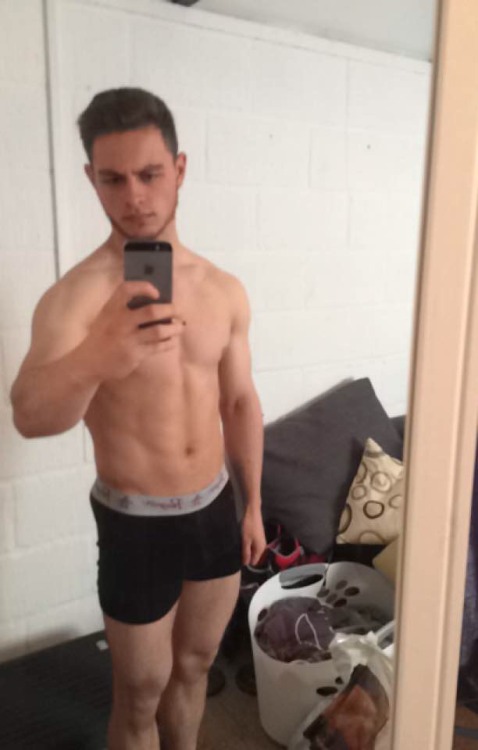 kickingkik:He also comes without boxers on….Damn