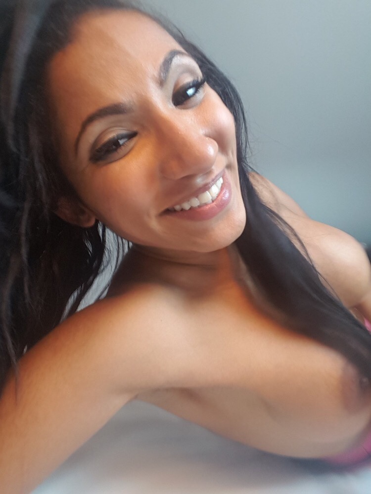 pussyconnoisseur6996:  Lovely Sadie Santana 😙