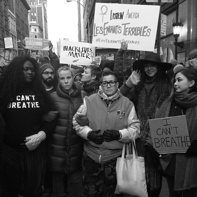 deux-zero-deux:  Omg you can see me behind the cast with the #blacklivesmatter sign