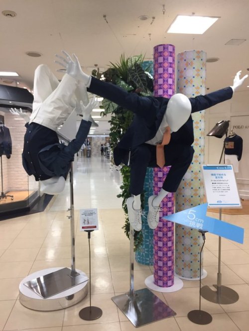 obesecamels:  defaultdude: If I walk into a store and it doesn’t have mannequins like these then the