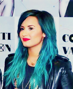 vontaeh:  Demi at her press conference in Brasil 