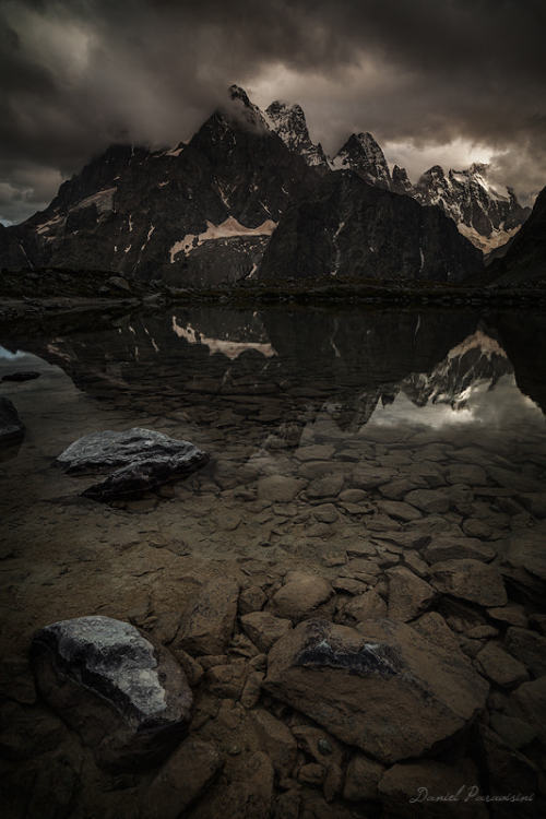 rivermusic:   Sombres lumières, Parc des Ecrins, French Alps  by Daniel Paravisini