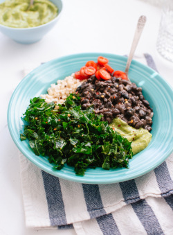 vegan-yums:  Kale, Black Bean and Avocado Burrito Bowl