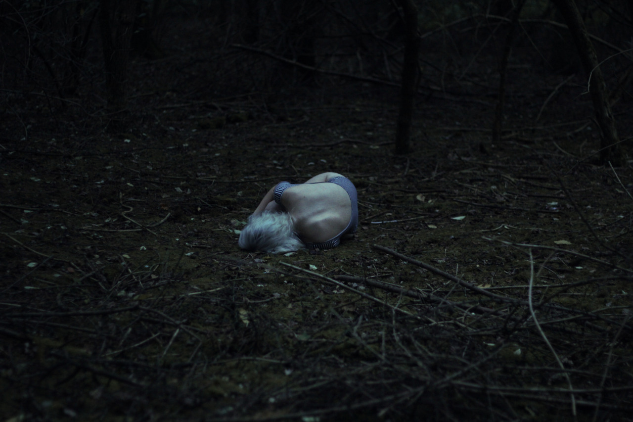 ryanjohnsonphotography:Numb12/365What doesn’t destroy you Leaves you broken instead.