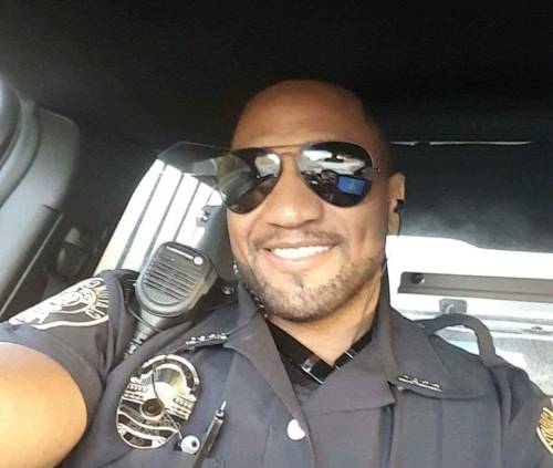 mrteddydickmedown:  justouthere1:  ibatetrade:  Mmmmm lawddd yesss  Fine af  Mr Officer