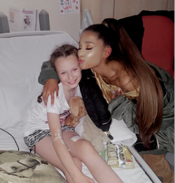 arigrandz: Ariana has spent all day at the Hospital in Manchester visiting victims and facetiming the ones who were already at home. She brought sunflowers, teddy bears and merchandise for all of them.