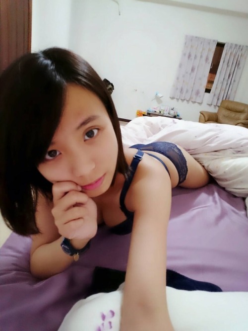 tina0311: 一早就穿這樣出門 走在路上享受被男人偷瞄的感覺 回到家馬上就脫光了