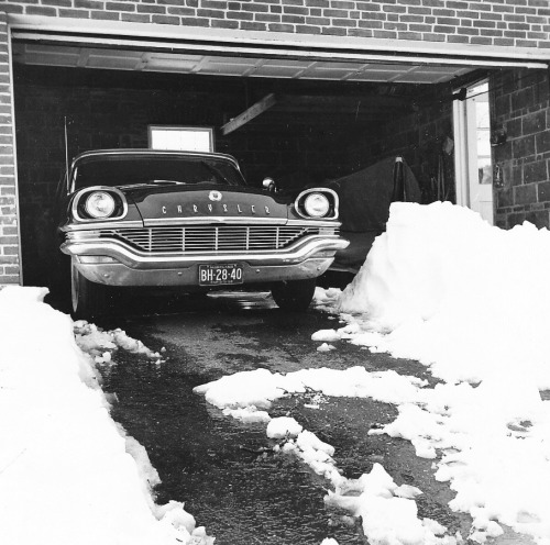 rogerwilkerson:Chrysler in Snow