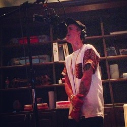 bieber-portugal:  yeshuathegudwin: @justinbieber serious work ethic over here