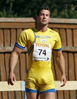 sportybulges:  Watch now the hottest sport bulges: guys wearing lycra or spandex, wrestlers, cyclists, riders, rowers, fighter and much more. Click here to find more FREE sporty BULGES now!