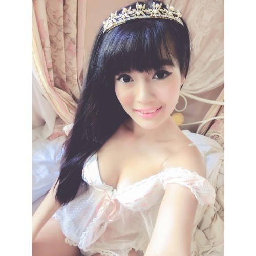 sexythaiwomen:  Pretty Thail Girl or Ladyboy???? adult photos