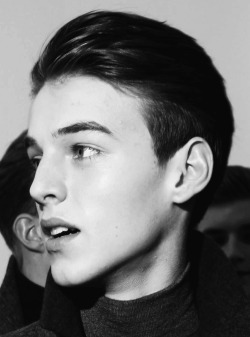 gosmoke:  Robbie Wadge | Backstage at Jil