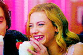 clarasolo: Betty Cooper In Every Episode - 1x13…  The Sweet Hereafter “Good evening,