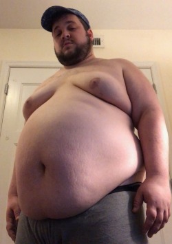 thegreatelector: spartanpudge:  This pig is growing.  But that overhang!  