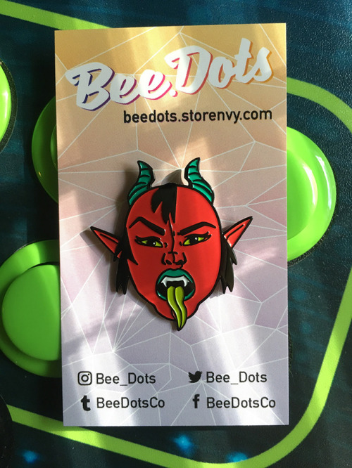 beedotsco:Oh damn! Two new pins dropped in my store today! $10 Each <3Storenvy: http://beedots.st