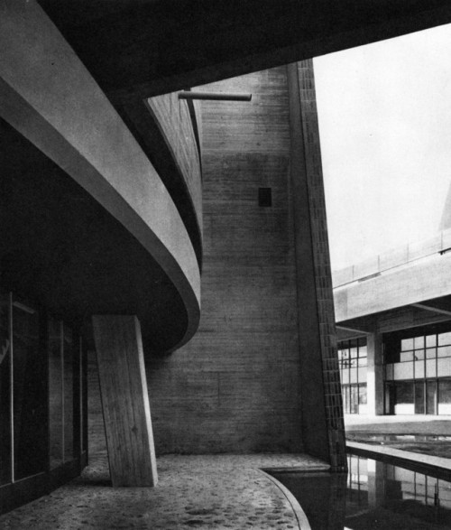 fuckyeahbrutalism:
“ Kure City Hall and Municipal Auditorium, Hiroshima Prefecture, Japan, 1962
(Junzo Sakakura & Associates)
”