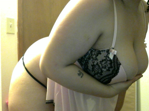 ofmonstersandsemen:  Buy me more pink lingerie so I can pretend to be a model