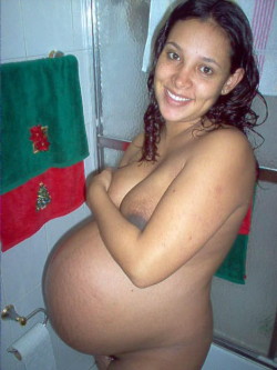 hornypreggosfucklikecrazy:  Sweet preggos